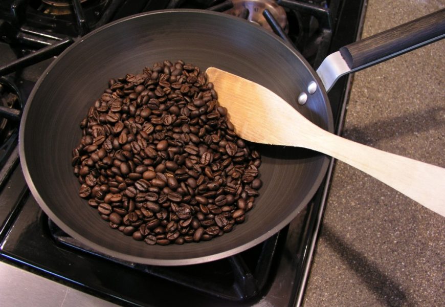 Chuẩn bị nguyên liệu và dụng rang cà phê 