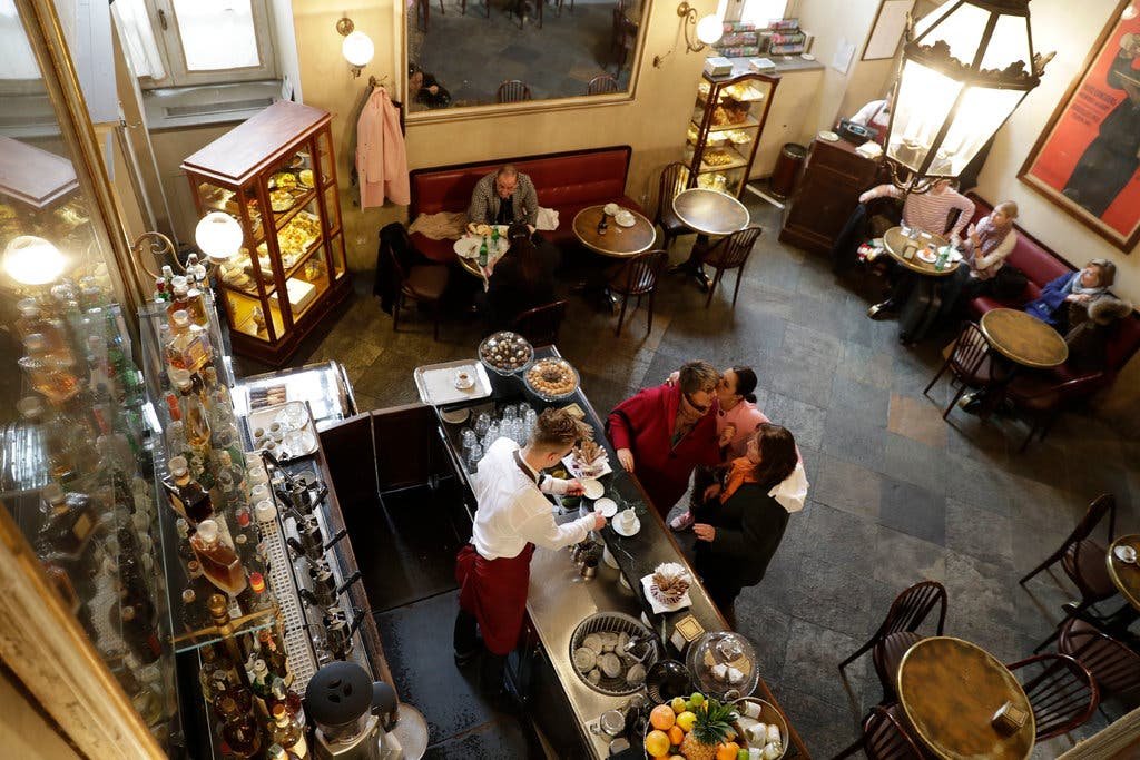 Không gian lãng mạn của các quán cà phê Pháp